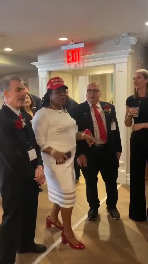 Aura does the Alabio Trump 2024 cheer!