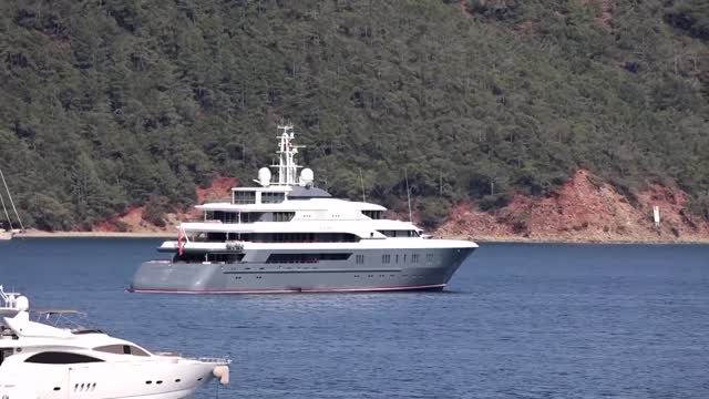 Russian oligarch Deripaska's yacht arrives in Turkish waters