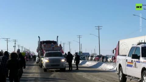 Canadians greeting Truckers Freedom Convoy