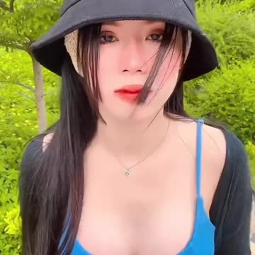 The Beautiful Girls Big Breath So Hot