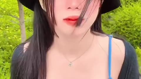 The Beautiful Girls Big Breath So Hot