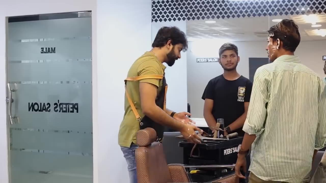 prank in saloon 😂