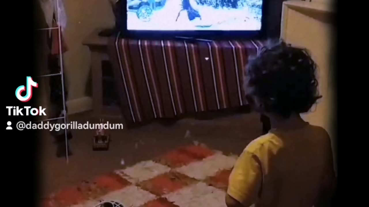 November 2015, Ayrton & Gabrielle play & laugh hysterically with Assassin's Creed