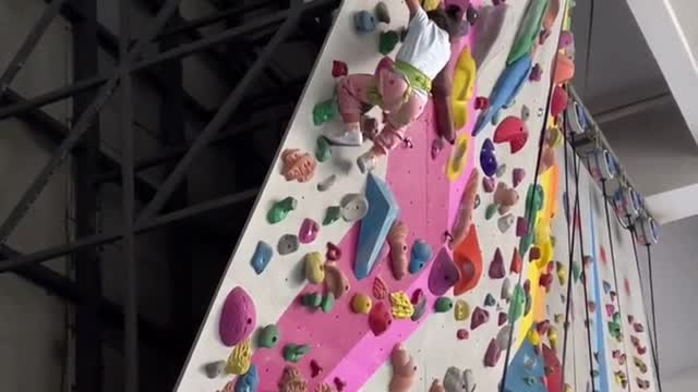 Yang Yang, 3 years old and 2 months old, successfully completed 30 degree 5.8 elevation line