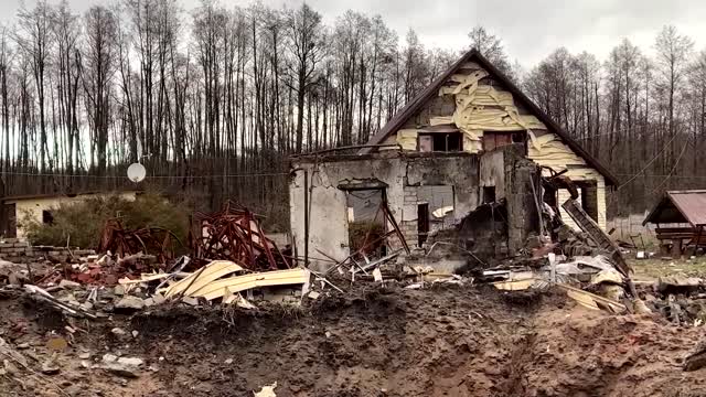 In east Ukraine, farmers won't leave their animals