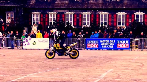 Bike stunts