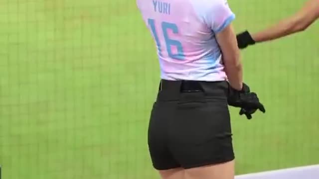 Taiwan baseball field cheerleading beauty