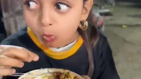Battameez Bachi Pani Puri Kha Gai C ( #shorts #trendingshorts #foodlover #asty #viral
