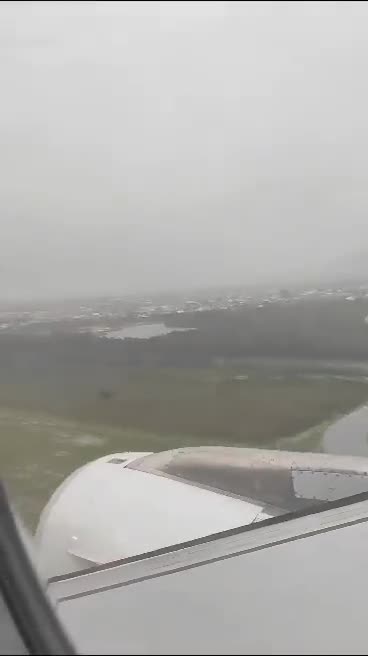 Derrapagem em Florianópolis é flagrada em vídeo dentro do avião