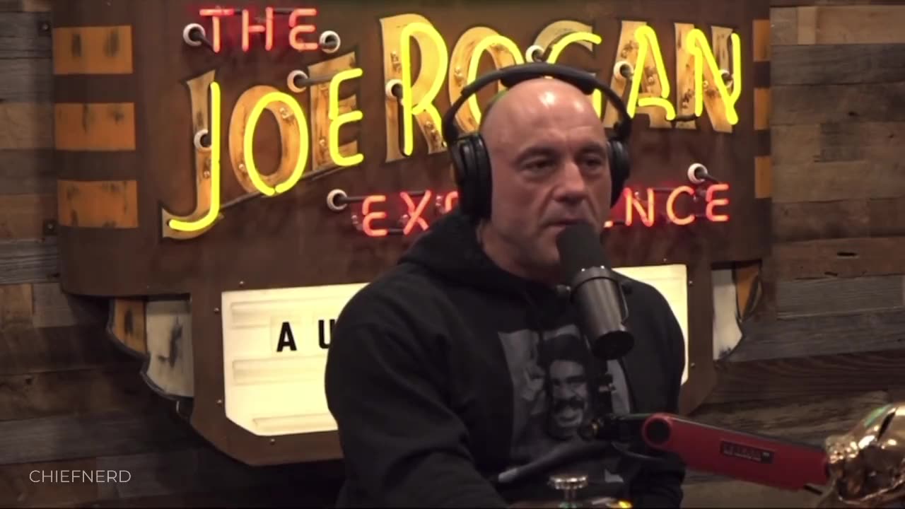 Dr Aseem Malhotra & Joe Rogan Talk About Famous Celebrities Keeping Quiet About Death Shot Injuries