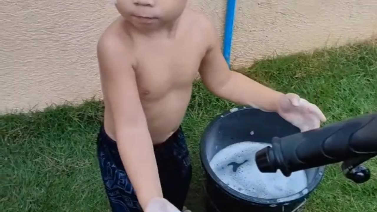 Kid scooter wash