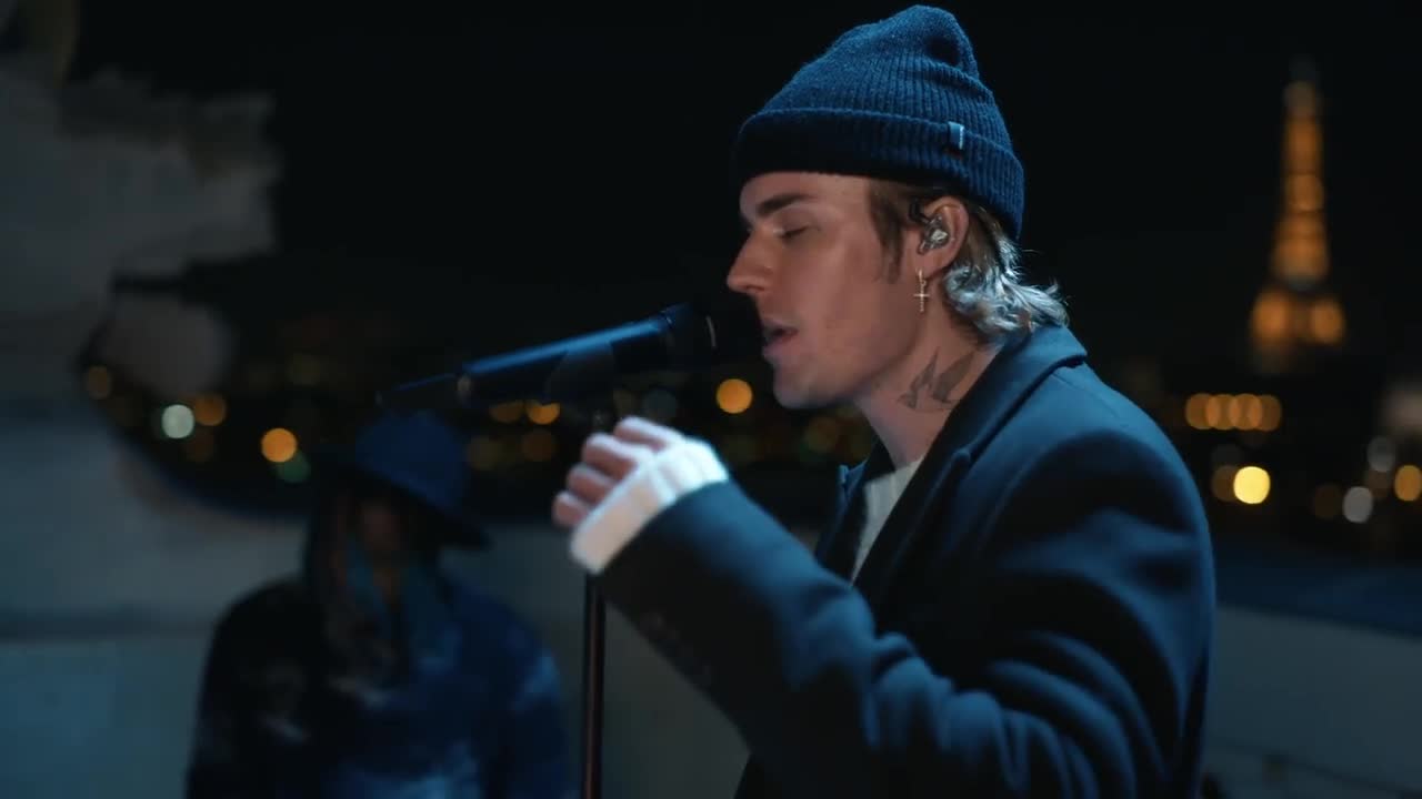 Justin Bieber - 2 Much (Live from Paris)