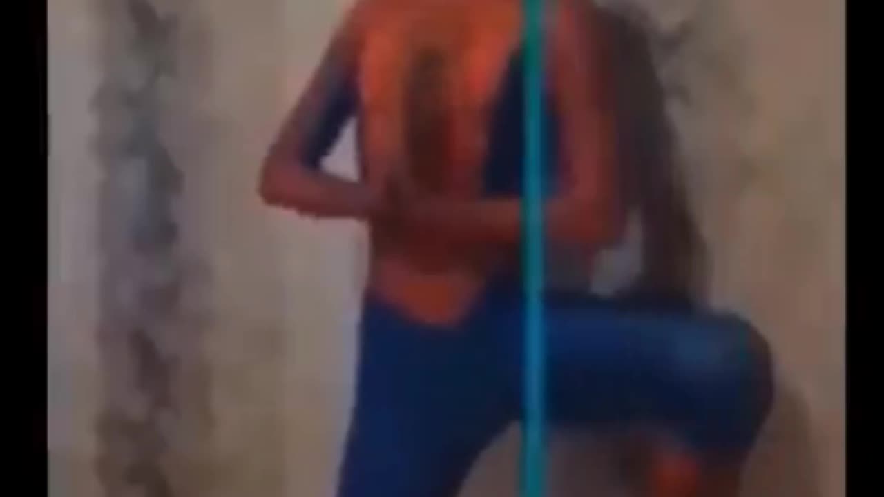 Dosto ise spider man ka tisra 😱 pair dekhiye dekh ap bhi heran ho jaogay