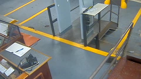 3205LHOBBACStLoadingDock_2021-01-06_10h39min50s563ms.mp4
