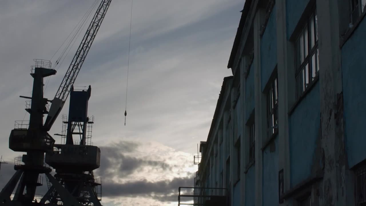 На выдохе Трейлер (рус.)