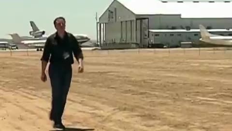 When Elon Musk had to introduce himself in 2002.
