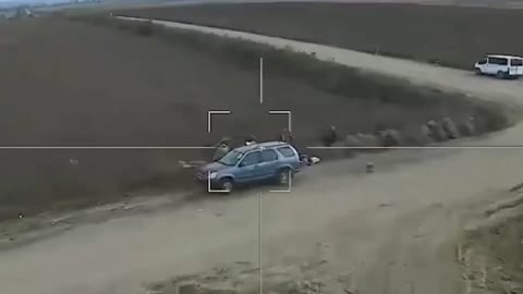 Video RU Kamikaze Drone 'Lancet' Hitting Ukrainian Soldiers