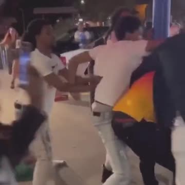Beast Mode Activated In Gas Station Brawl: Man Jumped By Eight People, Takes Them All On And Wins