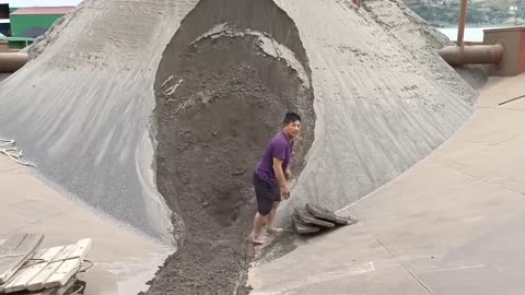 Friends who want to see cobblestones, wait, it should be there at the end of the month