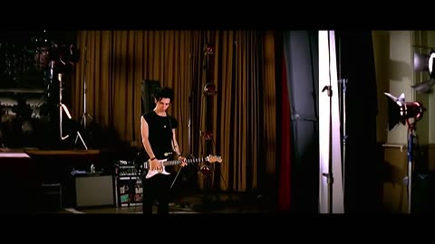 Yeah Yeah Yeahs - Maps (Official Music Video)