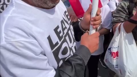 Anti and pro gay protest at an elementary school in California