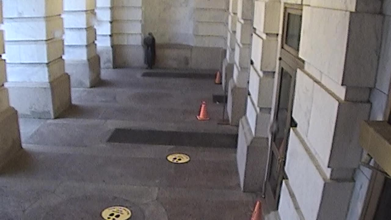 3210LHOB01MainEntranceExterior_2021-01-06_16h48min02s157ms.mp4