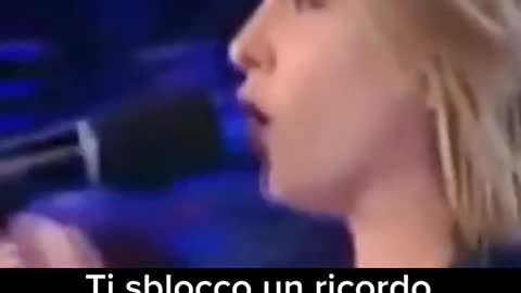 Loredana Errore - Ragazza occhi cielo