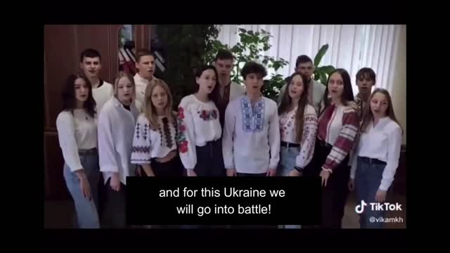 Ukrainians sing the song glorifying Stepan Bandera.