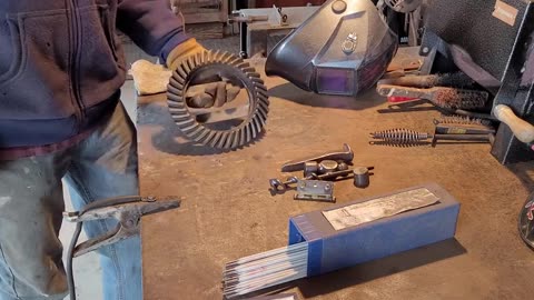 Don's Barn - Making a door knocker