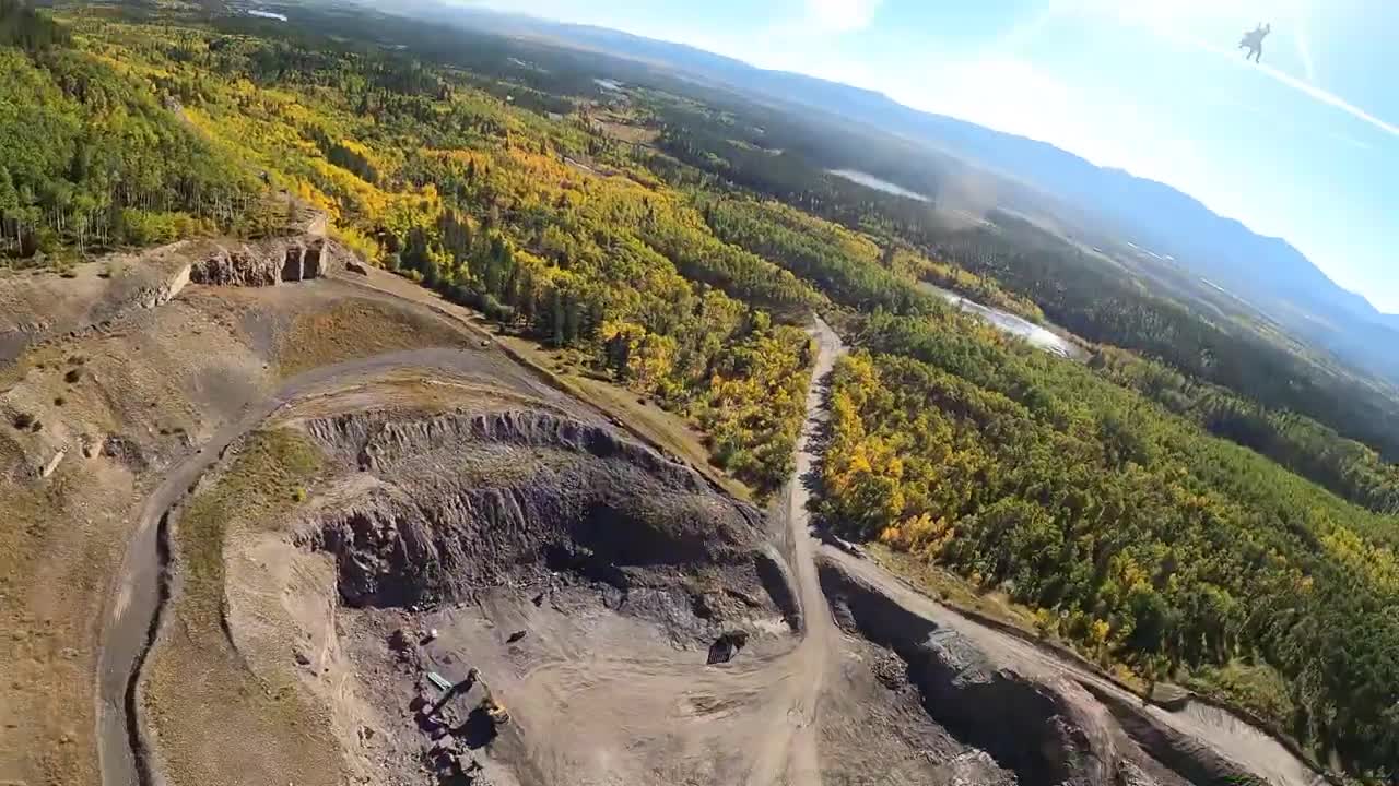 Yamnuska wingsuit basejumping!