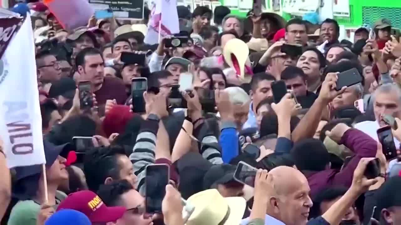 Big rally supports Mexico's president amid reform conflict