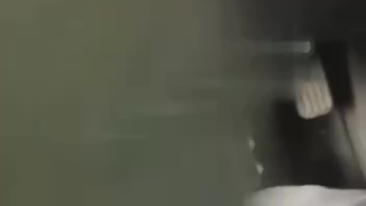 The convoys of Wagner continue to move towards Moscow 😏