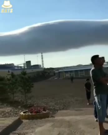 Chemtrail cloud seeding in perfect shape. @HATSTRUTH 🎩