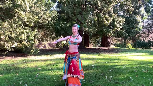 Dil Garden Garden Ho Gaya - Bollywood Bellydance Fusion - Elaina Collis