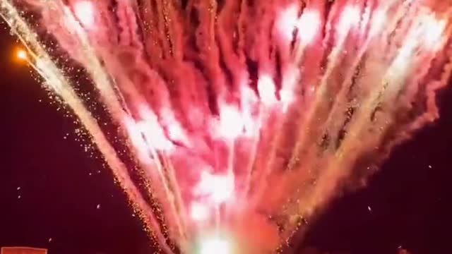 Fireworks 🎆🎇🎇 it's beautiful 😍😍😍