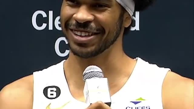 Jarrett Allen, big 7th inning stretch guy 😂⚾️🌭 #NBA #baseball #cleveland