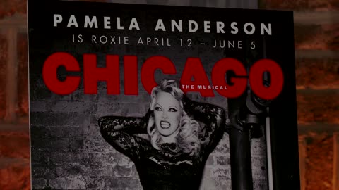 Pamela Anderson debuts on Broadway in 'Chicago'