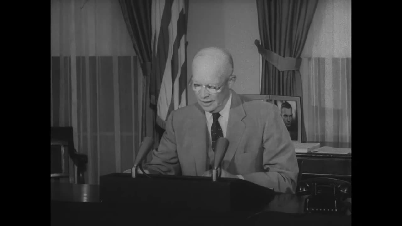 Eisenhower Pres DD Returns to Washington aboard Columbine