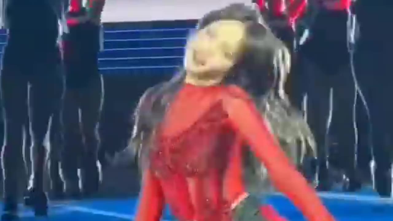 Another New dance break for money 🤑 Lisa