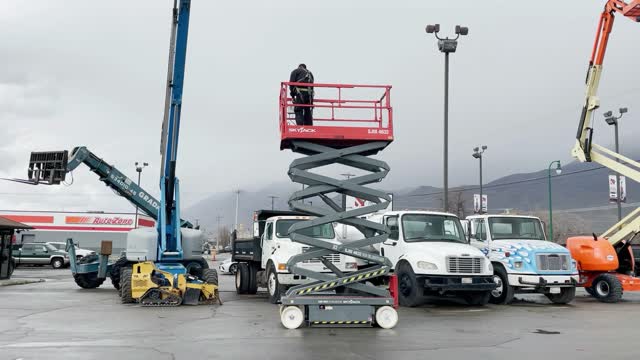 Scissor Lift 2013 Skyjack SJ4632 32' Platform Electric Aerial Lift Scissorlift