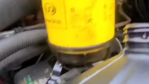 Fill the diesel filter to repair the car and refuel.