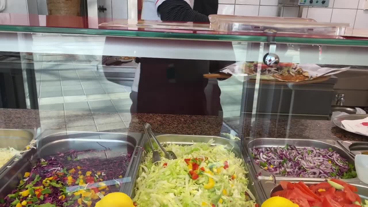 0:04 / 1:37 Döner in Germany | German food | chicken