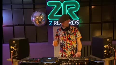 Happy New year All & FAM - Music Session with old school Disco Funk🕺