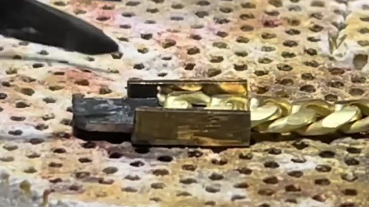 This is the technique and process for making gold bracelet chains