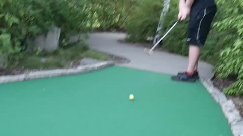 The Most Modest Mini Golf Shot Of The Minute