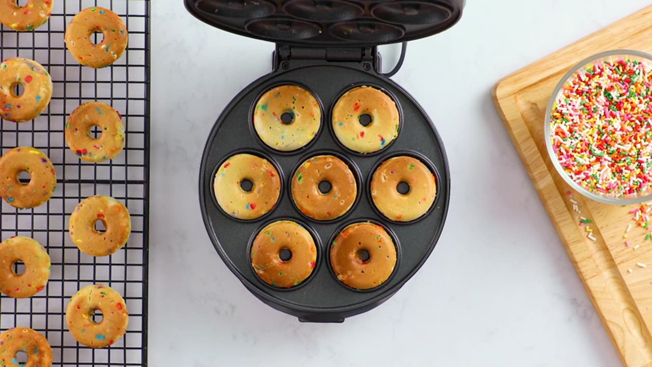 Kitchen Machine, DASH Mini Donut Maker Machine for Kid-Friendly Breakfast