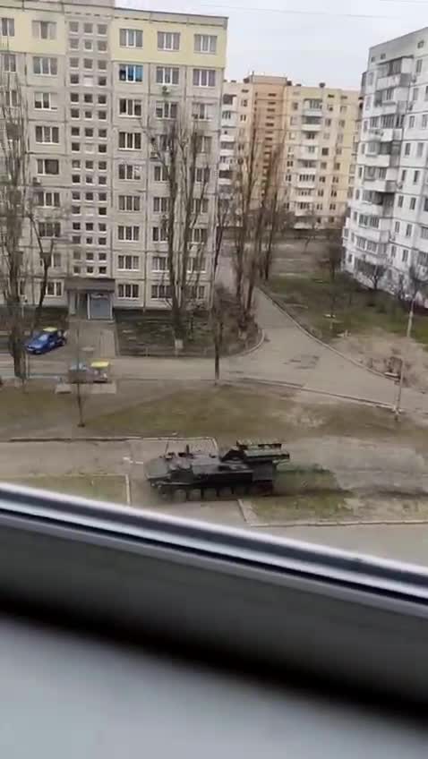 Strela-10 of unknown affiliation in the districts of Kiev