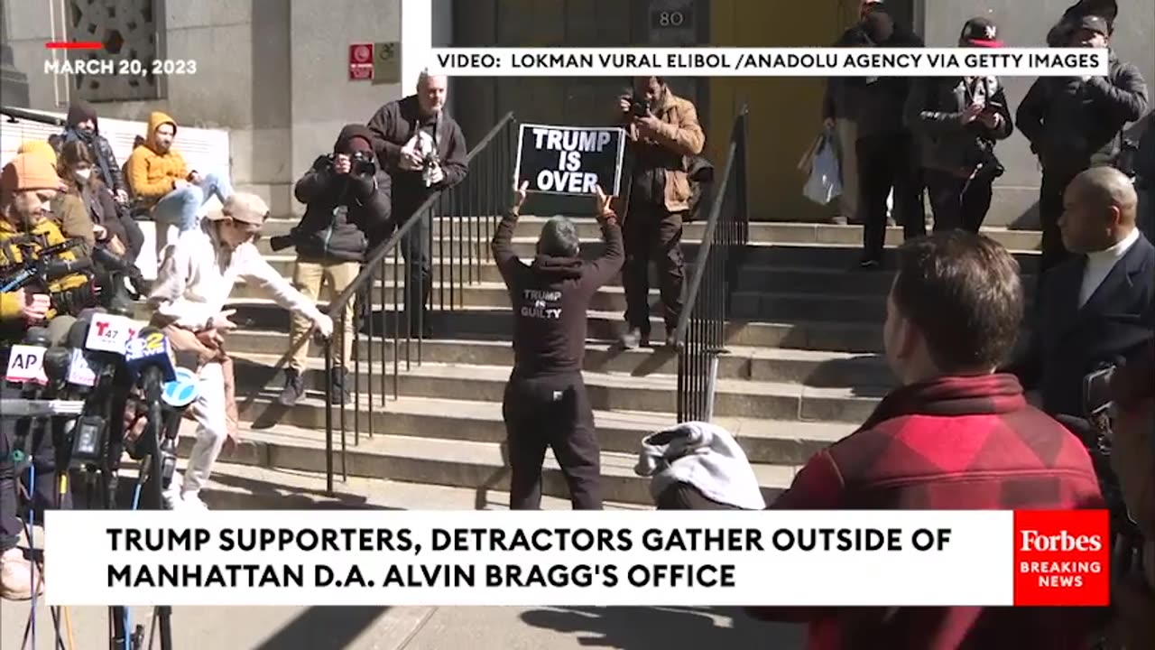 Trump Supporters And Detractors Gather Outside Of Manhattan D.A. Alvin Bragg's Office