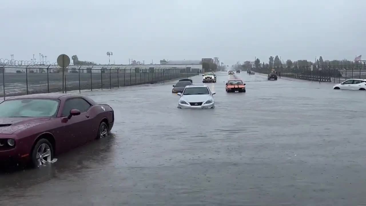 🚨BREAKING: Life-threatening Flash flood warning has been issued LosAngeles | California