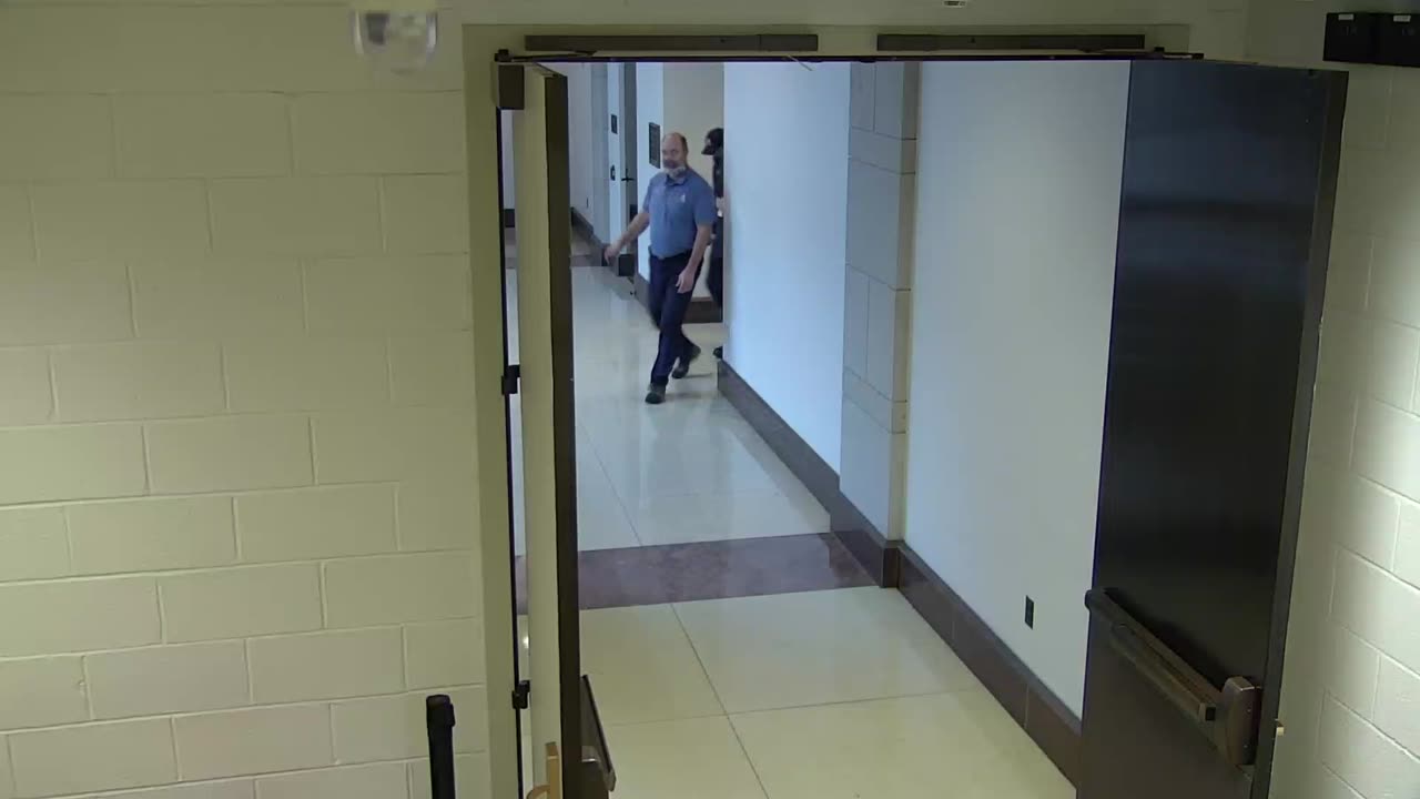 7183CVCULElevator#5Lobby_2021-01-06_12h00min02s050ms.mp4